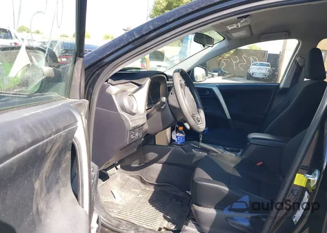 2015 Toyota Rav4 Le z USA, uszkodzony, nr VIN 2T3ZFREV2FW200235